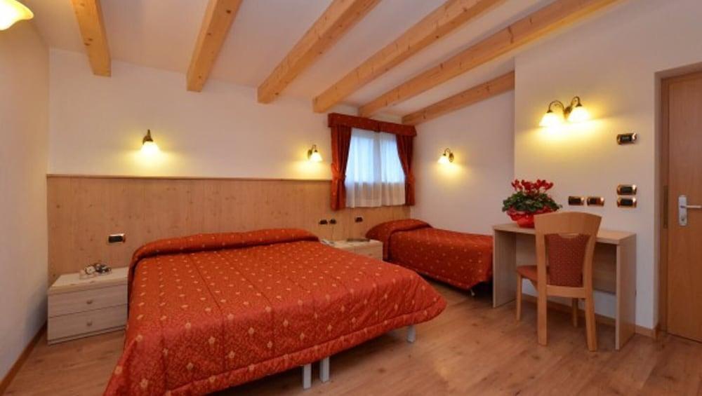 Hotel Zirmes Moena Esterno foto