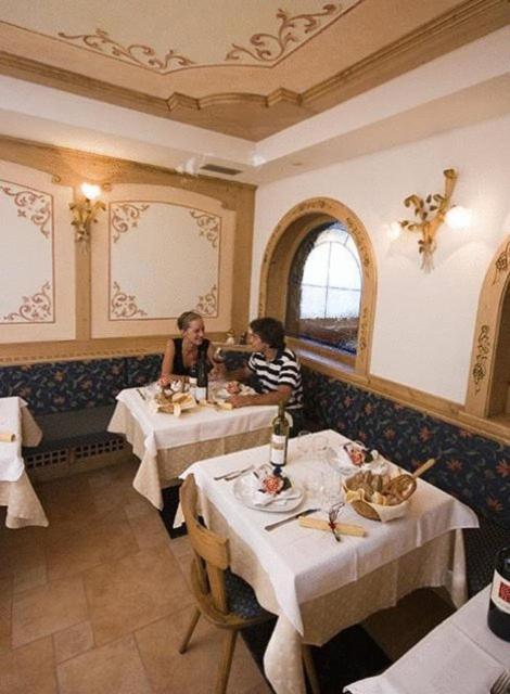 Hotel Zirmes Moena Esterno foto