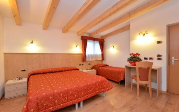 Hotel Zirmes Moena Esterno foto