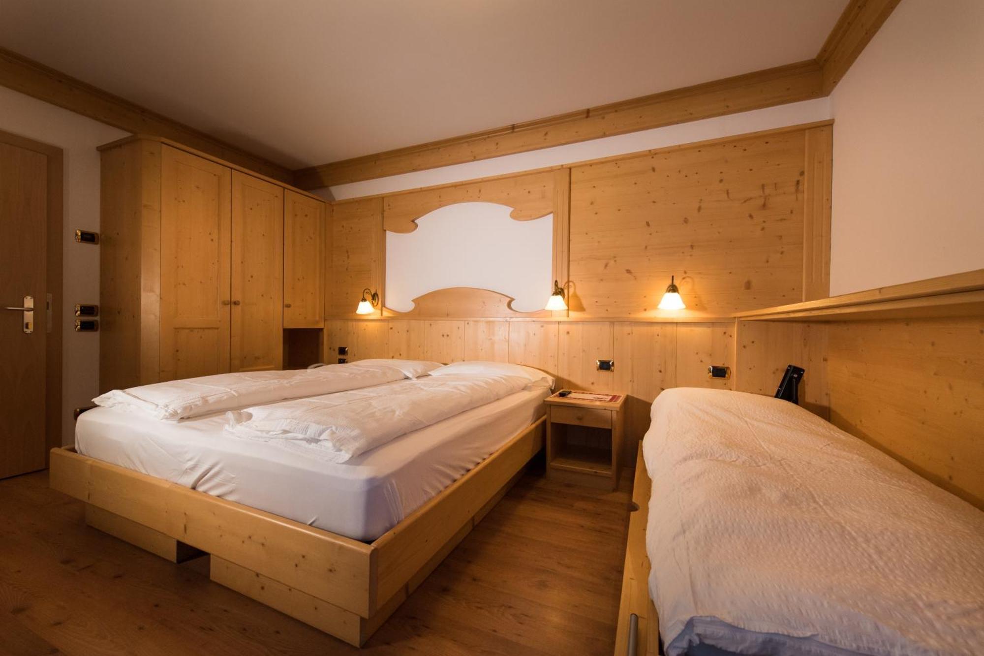 Hotel Zirmes Moena Esterno foto