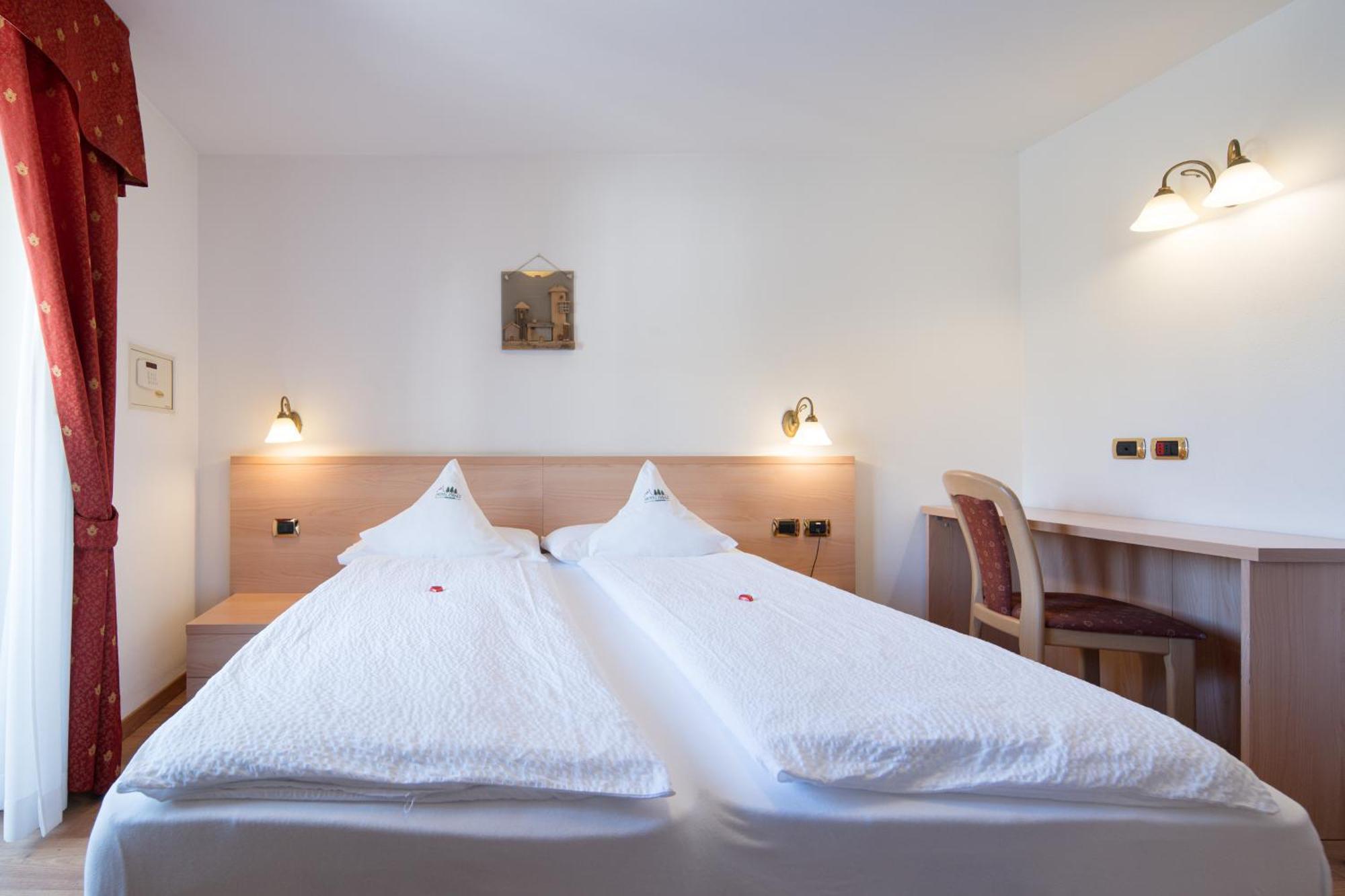 Hotel Zirmes Moena Esterno foto