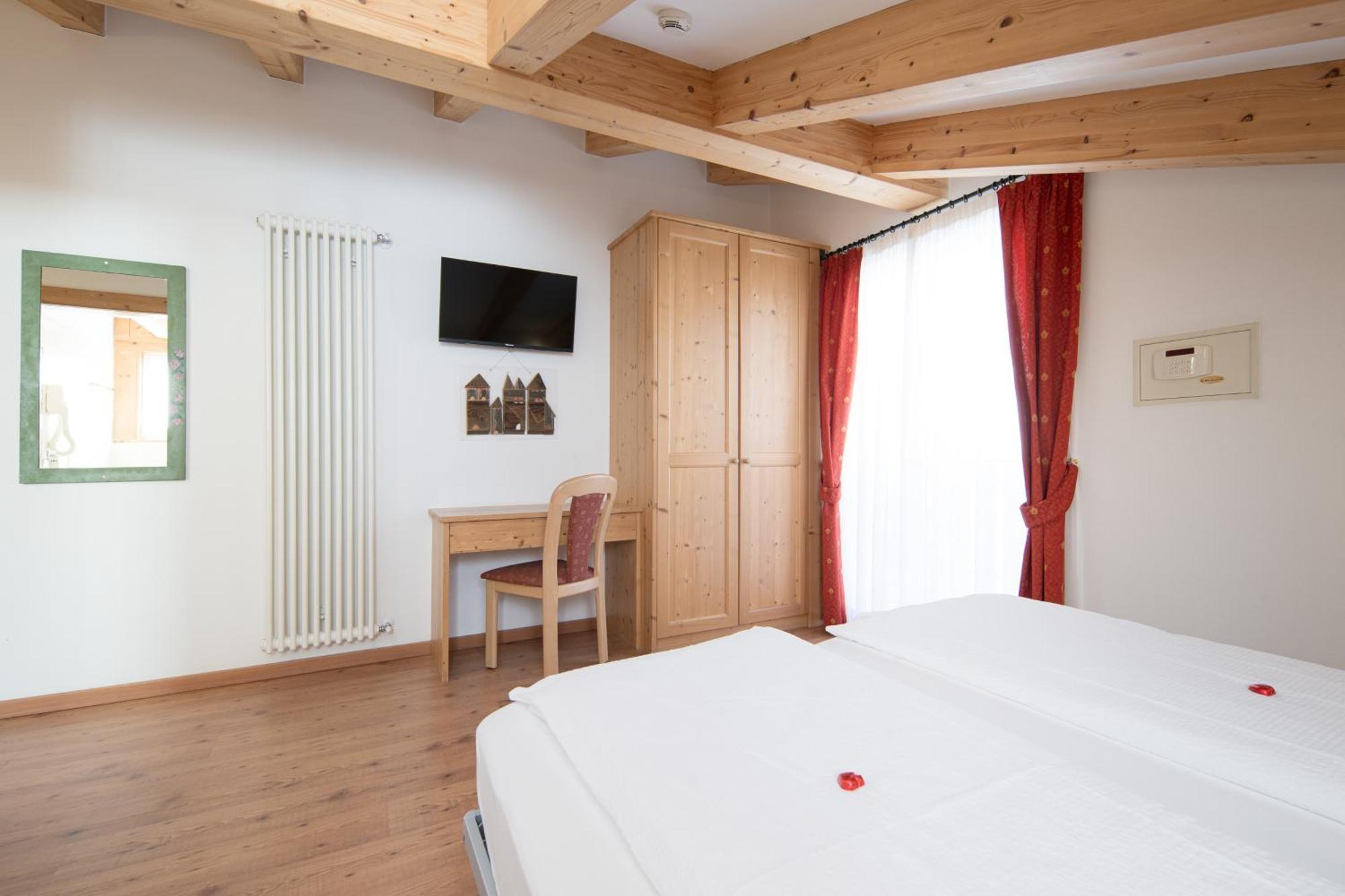 Hotel Zirmes Moena Esterno foto