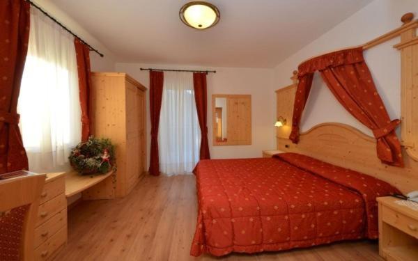Hotel Zirmes Moena Esterno foto